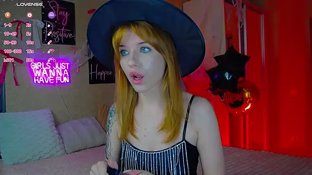 MeganNewCat Webcam-Show