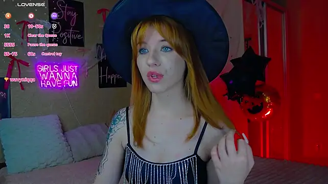 MeganNewCat's Live XXX Chat