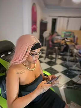 NovaFoxx Show in webcam