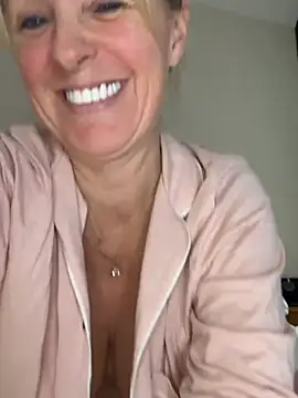 LaylarosA webcam show
