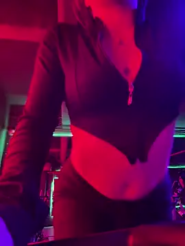 PamelaJonsom_ Adlı Modelin Canlı XXX Sohbeti