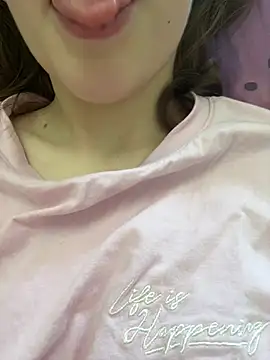 JuicyGamess' Live XXX Chat