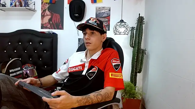 Chat +18 de AmethystShadow17 ao vivo