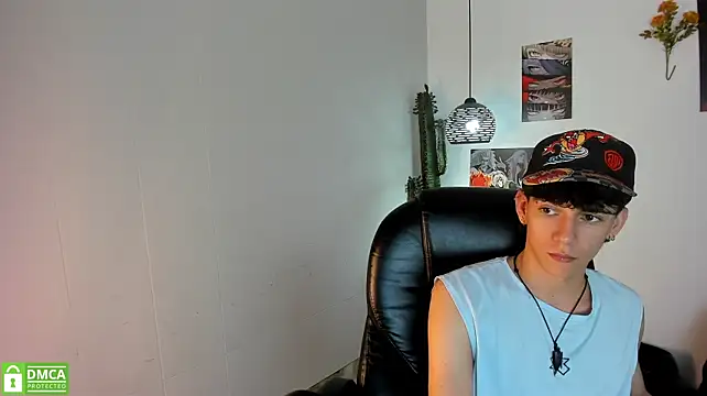 AmethystShadow17 Adlı Modelin Canlı XXX Sohbeti