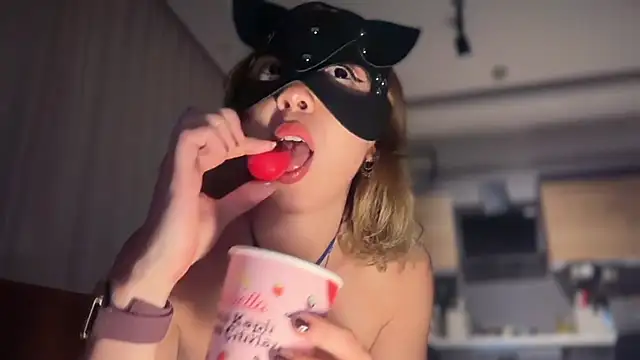 QuennNefertiti – webcam-show