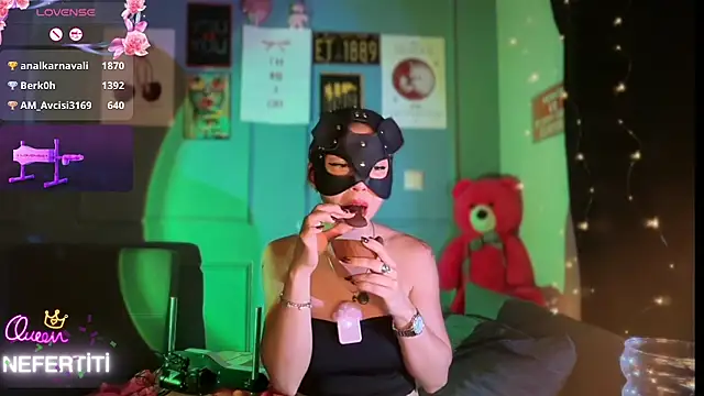 QuennNefertiti's Webcam Show