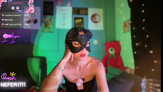 عرض كام QuennNefertiti