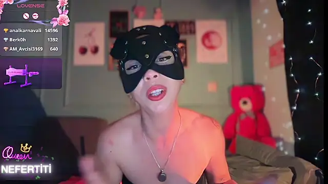 QuennNefertiti – webcam-show