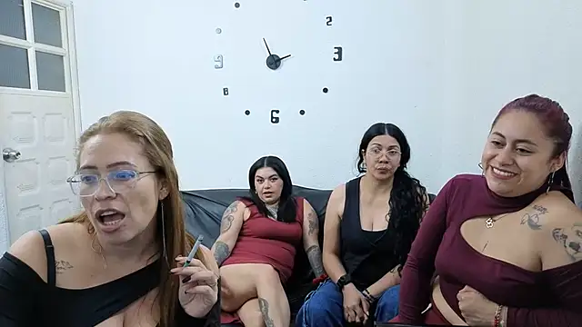 lesb_milf webkamerás műsora