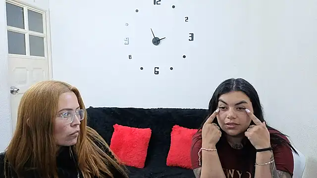 Chatroom XXX en direct de lesb_milf