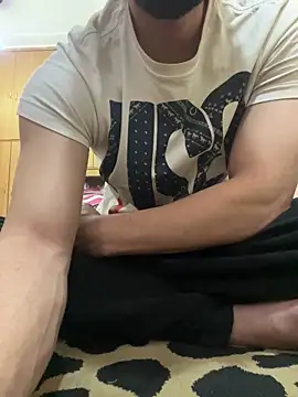 quirkyquestor444 Show in webcam