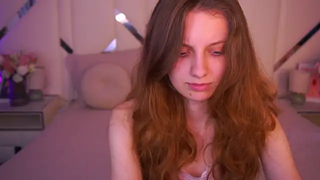 CuteeFoxy's Live XXX Chat