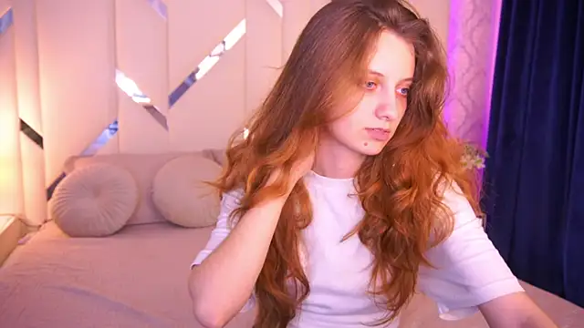 CuteeFoxy live XXX chat