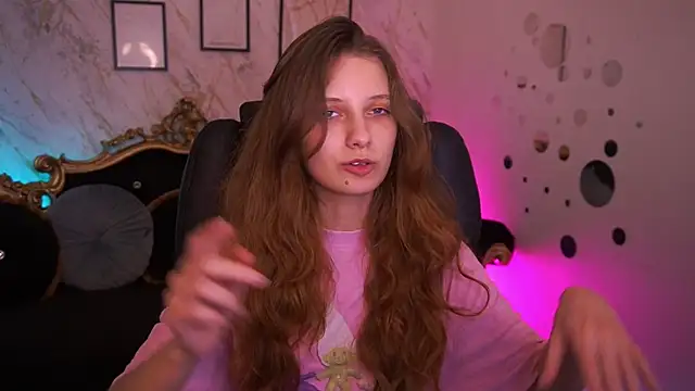 CuteeFoxy's Live XXX Chat