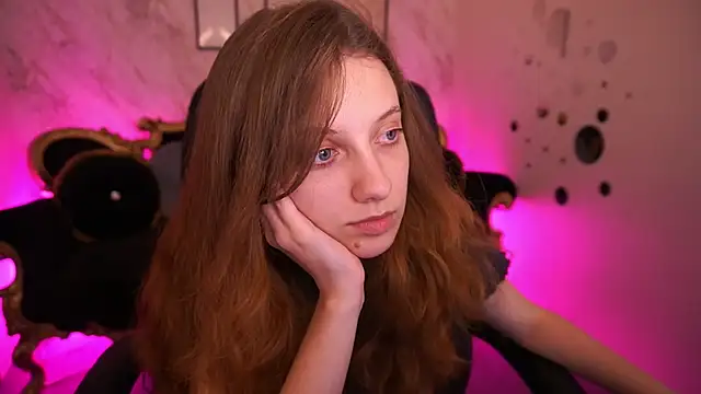 CuteeFoxy's Live XXX Chat