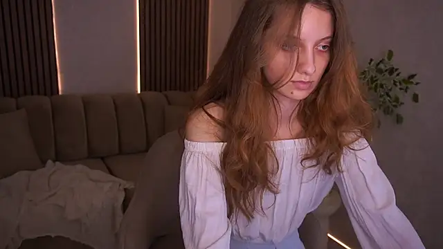 CuteeFoxy Adlı Modelin Çevrimdışı XXX Sohbeti