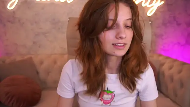 Show modela CuteeFoxy na web-kameri