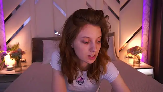 CuteeFoxy Adlı Modelin Canlı XXX Sohbeti