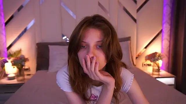 Вебкам-шоу CuteeFoxy
