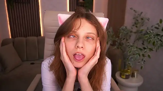CuteeFoxy Chat XXX live