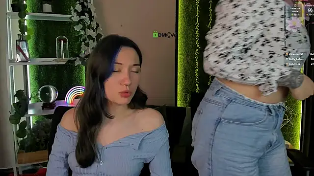 Show modela evalora_vei na web-kameri