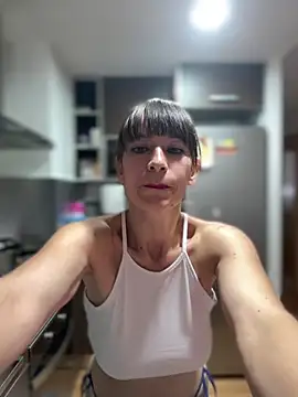 AlanaRius18 Adlı Modelin Canlı XXX Sohbeti