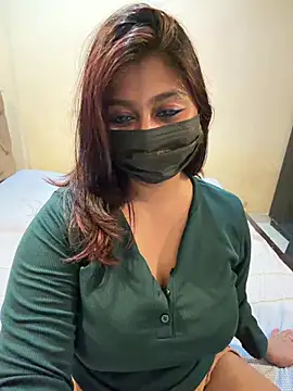 NaughtyZoya Show in webcam