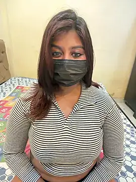 NaughtyZoya webcam show