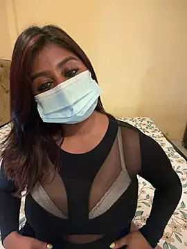NaughtyZoya Show in webcam