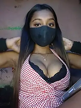 Strip_Hotty242 Adlı Modelin Canlı XXX Sohbeti