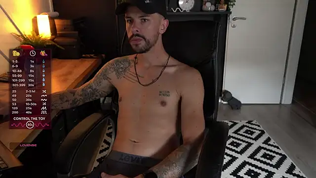 monsieurguitsxxx 网络视讯表演
