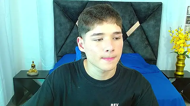 Mattass18 Chat XXX in diretta