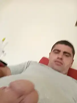 Qobso: διαδικτυακό σόου στην κάμερα