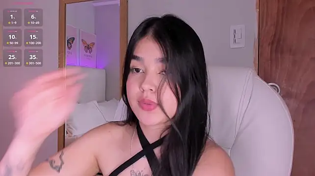 susie_thomsonn's Live XXX Chat