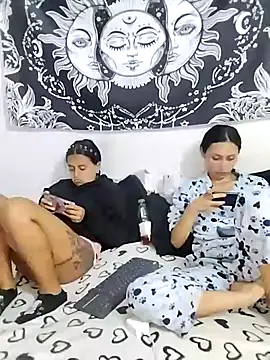 abby_n_emily's Live XXX Chat