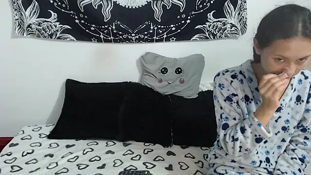 Chat soba uživo modela abby_n_emily