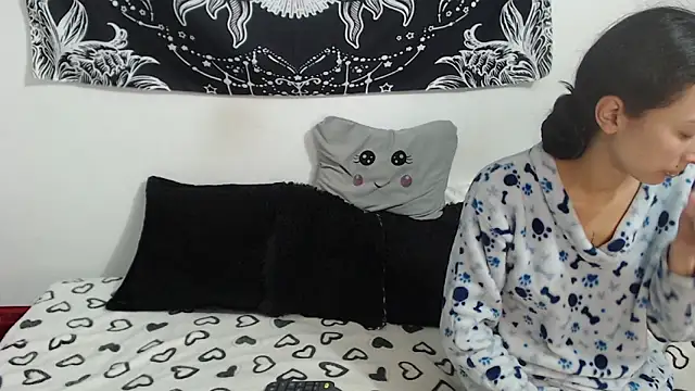 Chat soba uživo modela abby_n_emily