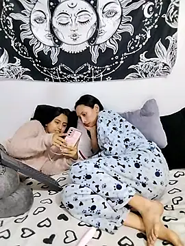 abby_n_emily Adlı Modelin Canlı XXX Sohbeti