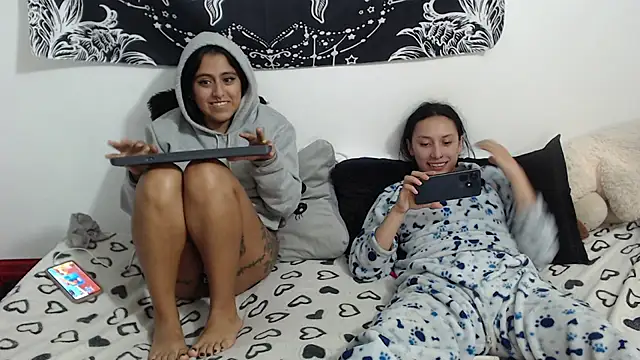 Chat +18 de abby_n_emily ao vivo