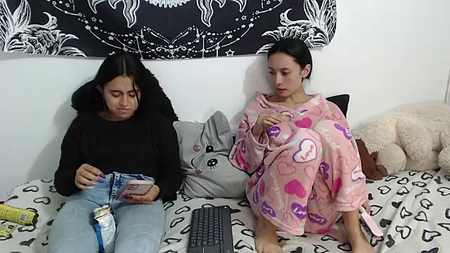 abby_n_emily's Live XXX Chat
