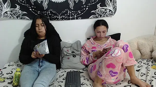 abby_n_emily's Webcam Show