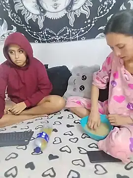 abby_n_emily Pertunjukan Webcam