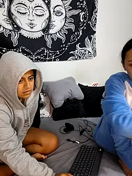abby_n_emily Pertunjukan Webcam