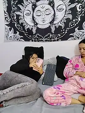 Show modela abby_n_emily na web-kameri