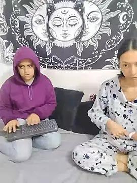 abby_n_emilyn Webbikameraesitys