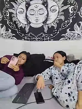 abby_n_emily live XXX chat