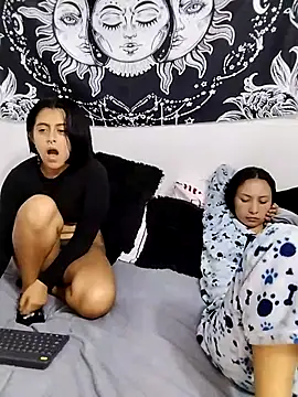 abby_n_emily's Live XXX Chat
