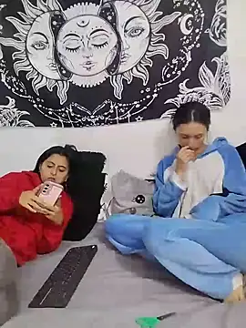 Онлайн чат XXX abby_n_emily