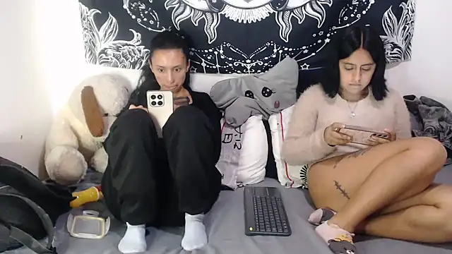 abby_n_emily's Webcam Show