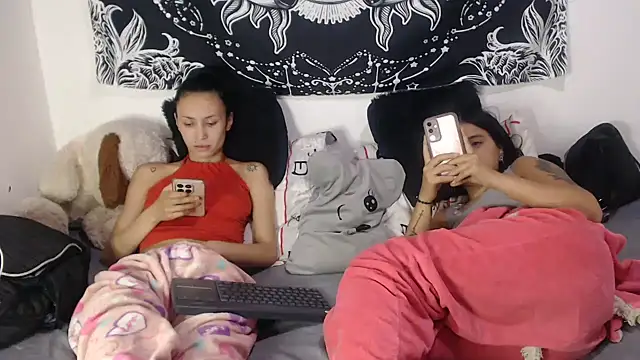 abby_n_emily's Live XXX Chat